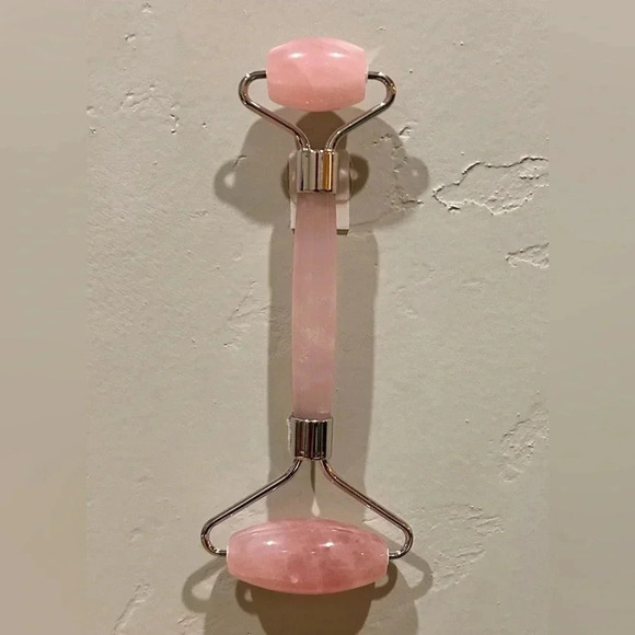 SEPHORA ROSE QUARTZ FACIAL ROLLER. BRAND NEW IN BOX. YOUNGER LOOKING SKIN! - Picture 9 of 12